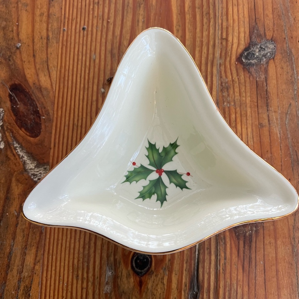 LENOX American By Design Holiday Mini Bell Candy Dish Holly Berries Gold Trim